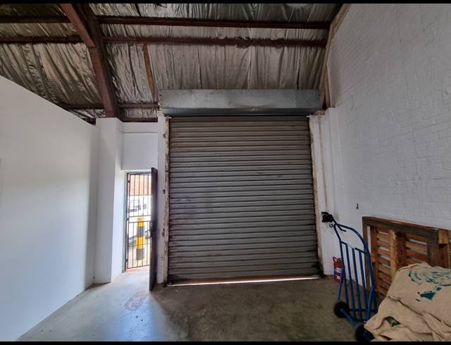 192M² WAREHOUSE TO LET IN CROWN